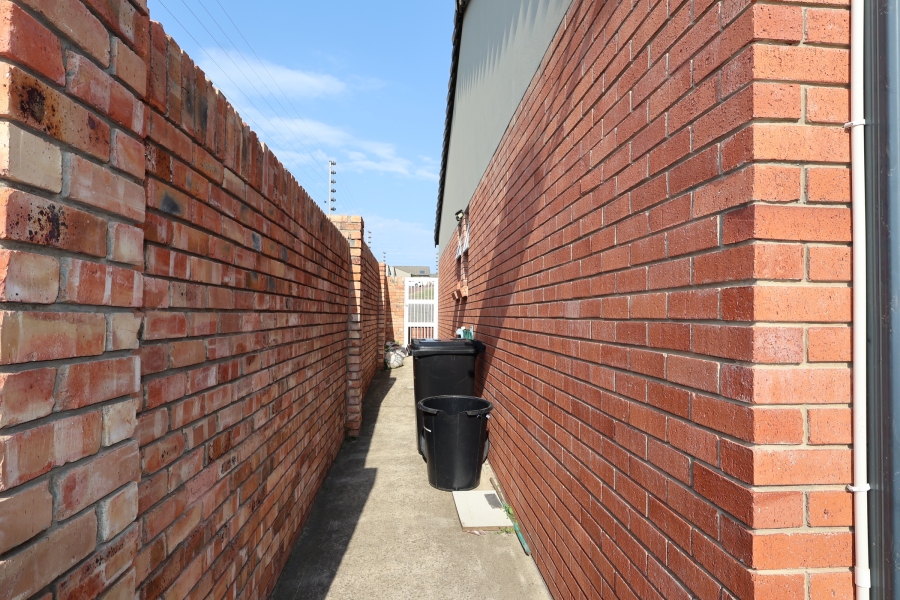 2 Bedroom Property for Sale in Beacon Bay Eastern Cape
